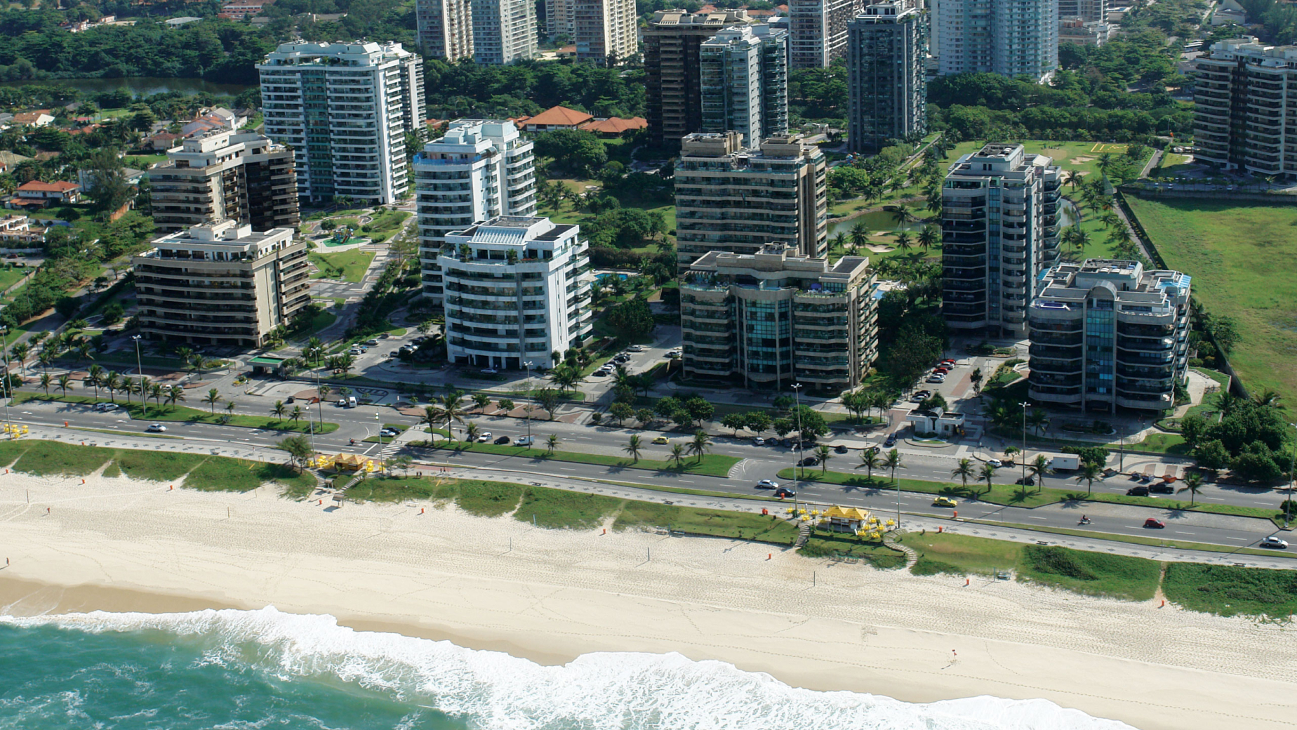 Golden Green Condos gated community on the beach in Rio de Janeiro, Brazil by Multiplan REAM, developers of Ocean House.